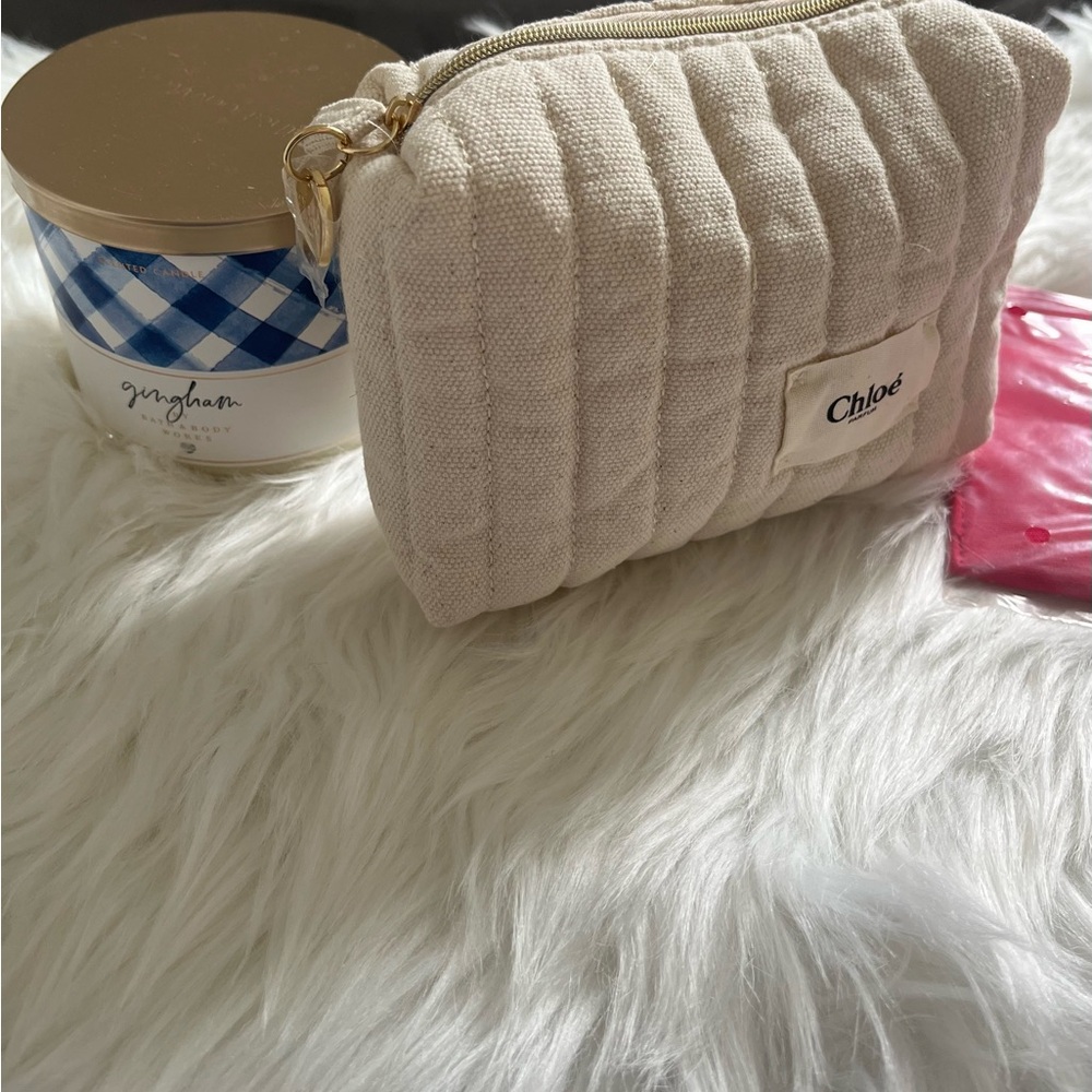 2 piece, brand New Chloe and Valentino Garavani pouches - Picture 2 of 7